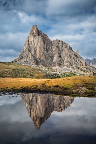 Vista Iconica di Ra Gusela dal Passo Giau.