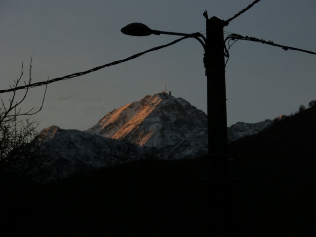 Levé de soleil sur la montagne