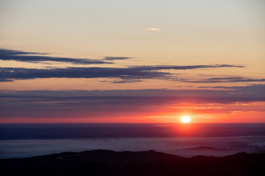 Alba estiva sulla pianura padana