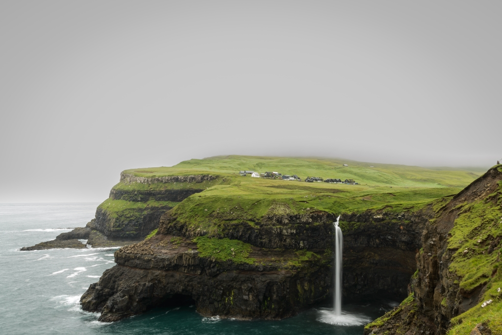 Gásadalur, il salto nel vuoto