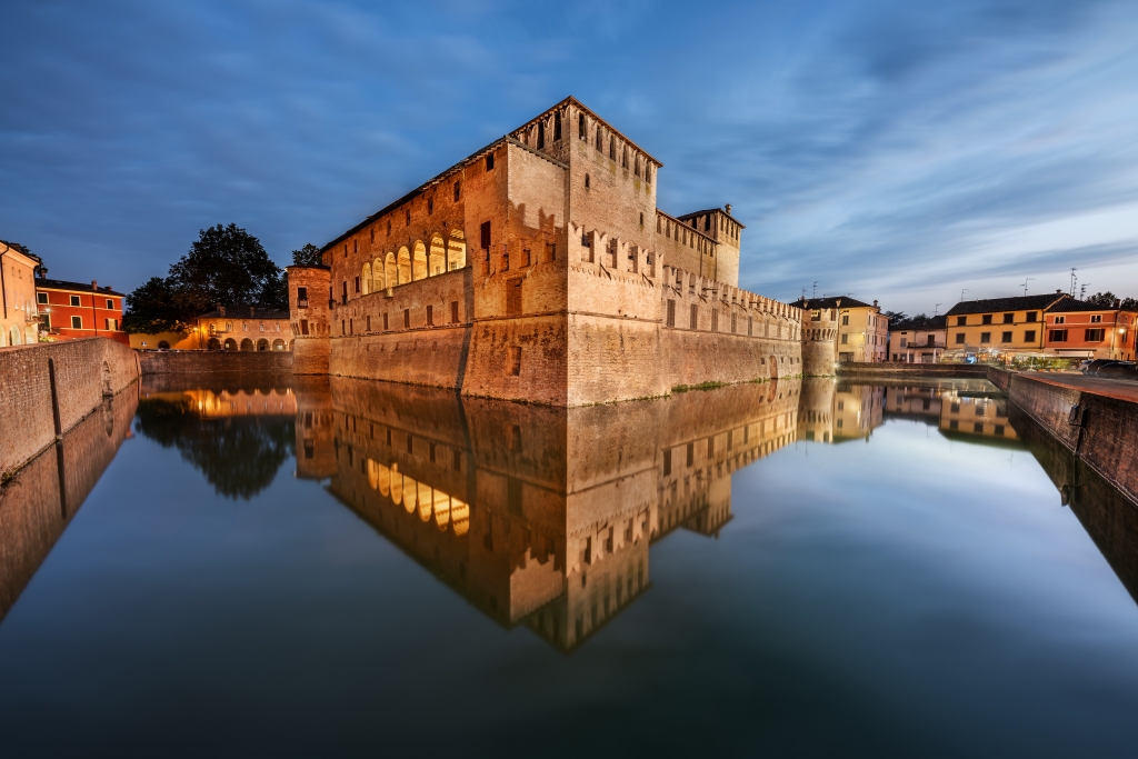 La Rocca di Fontanellato e il suo riflesso nella roggia, Parma