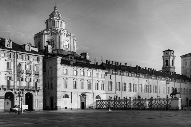 Torino, veduta di piazza Castello, duomo di Torino