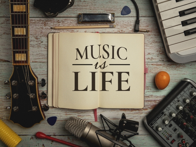 Music is Life – Scrivania di un cantautore