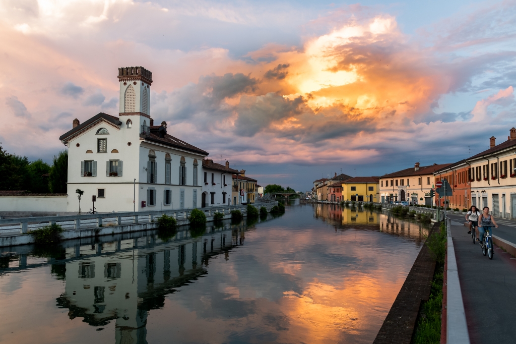 Tramonto sul Naviglio
