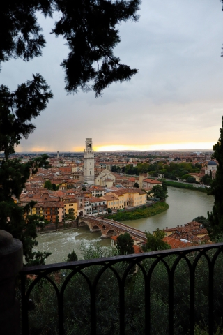 Verona Panorama Ponte Pietra Fiume Adige