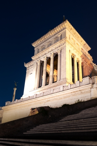 Ara Coeli, Piazza Venezia