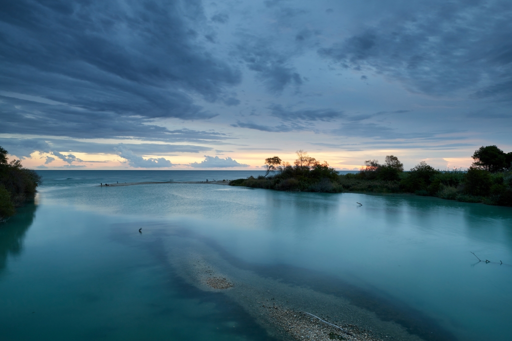 Abruzzo - foce del fiume Sangro