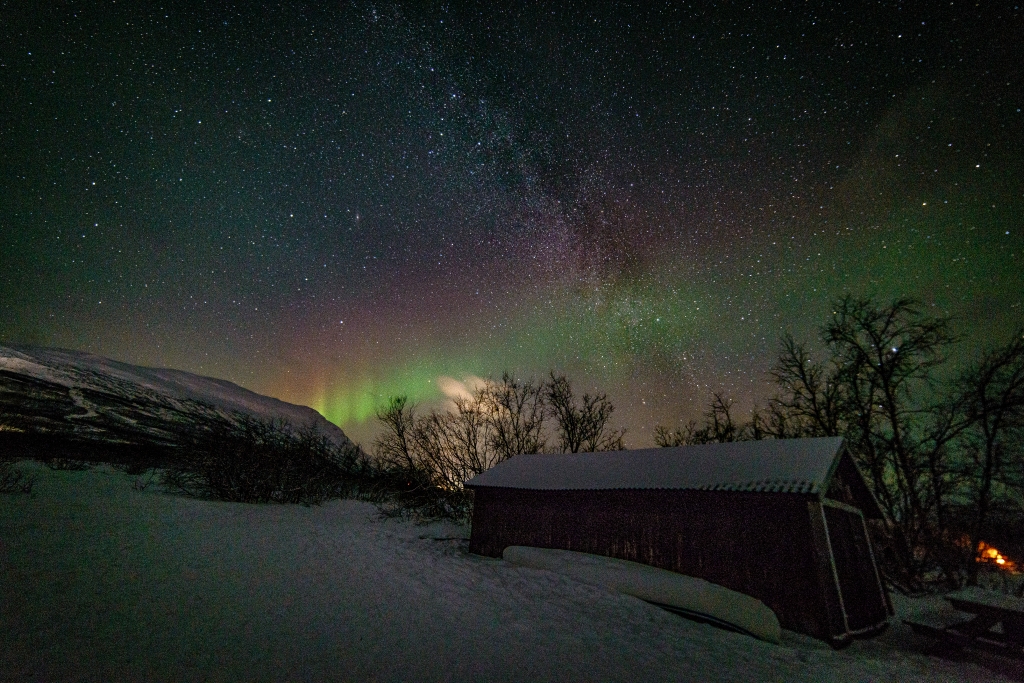 Danza d’Aurora nel Silenzio Artico