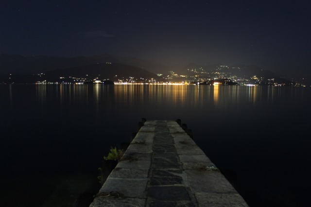 Lago di notte