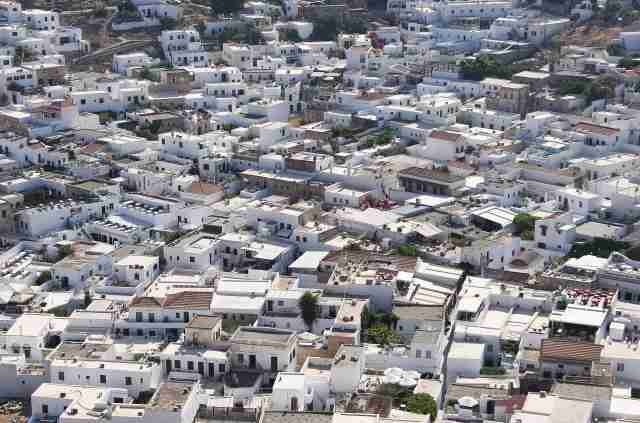 I caratterisitici edifici di Lindos sull'isola di Rodi