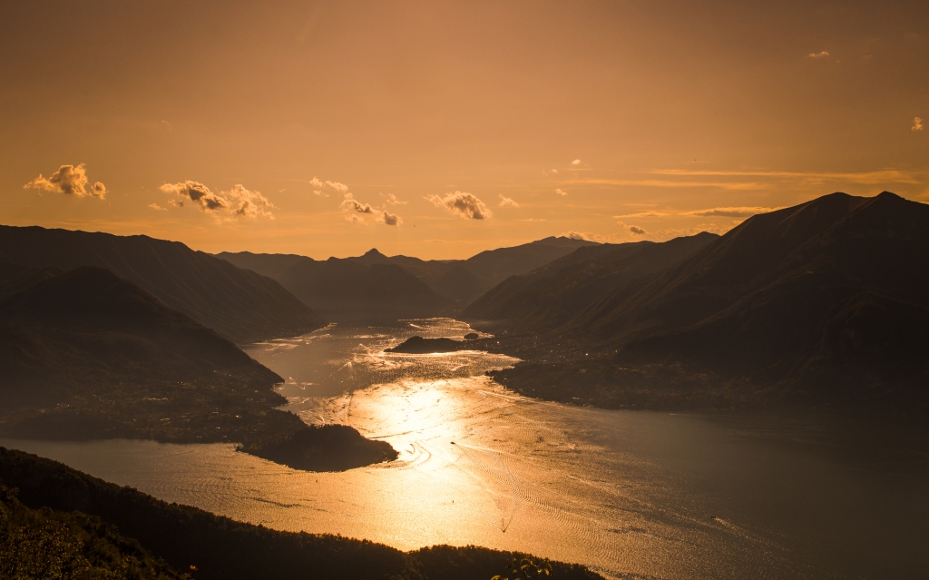 Lago splendente