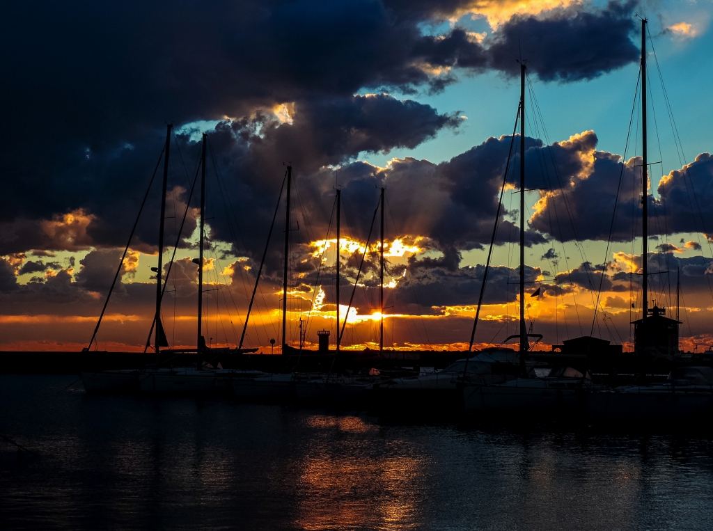 Tramonto al porto di Roma