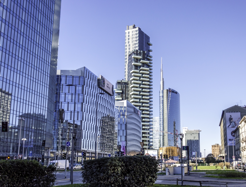 Grattacieli a Milano in inverno