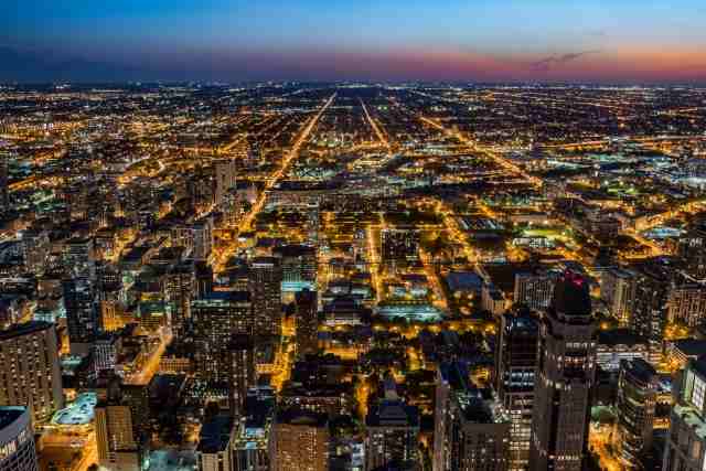 Le luci di Chicago al tramonto