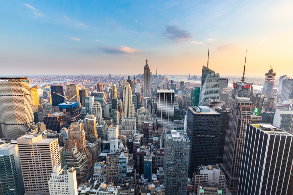 Manhattan vista dall'alto al tramonto - New York