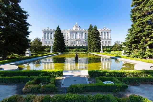 Il palazzo reale di Madrid e i suoi giardini