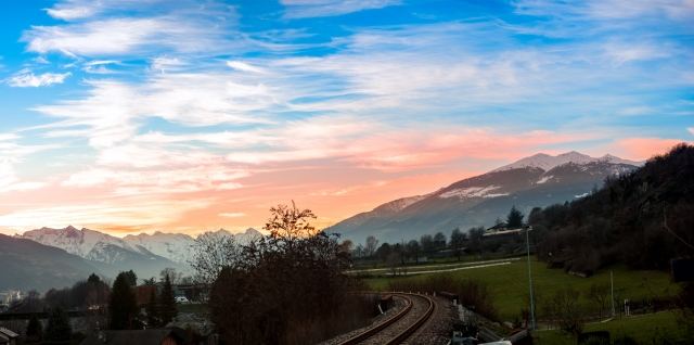 Montagne, alpi italiane al tramonto