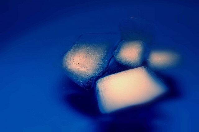 Ghiaccio immerso nel blu