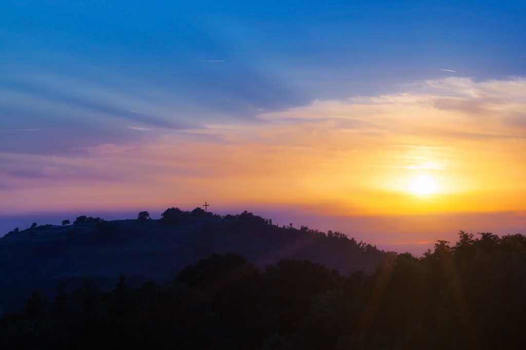 croce al tramonto