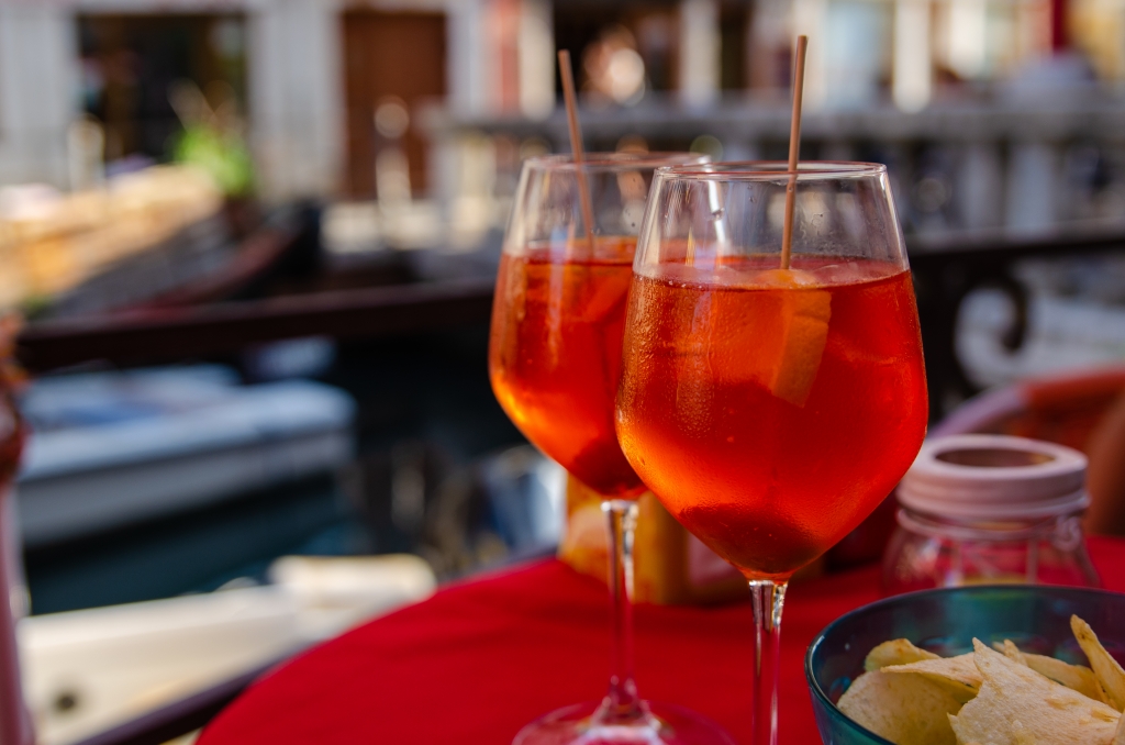 L'ora dell'aperitivo a Venezia: sua maestà lo Spritz!