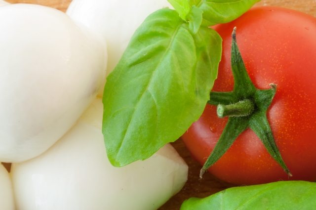 mozzarella pomodoro e basilico