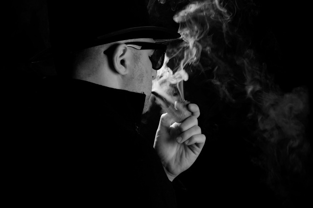 dark pipe smoke - autoritratto con pipa · gsdesby