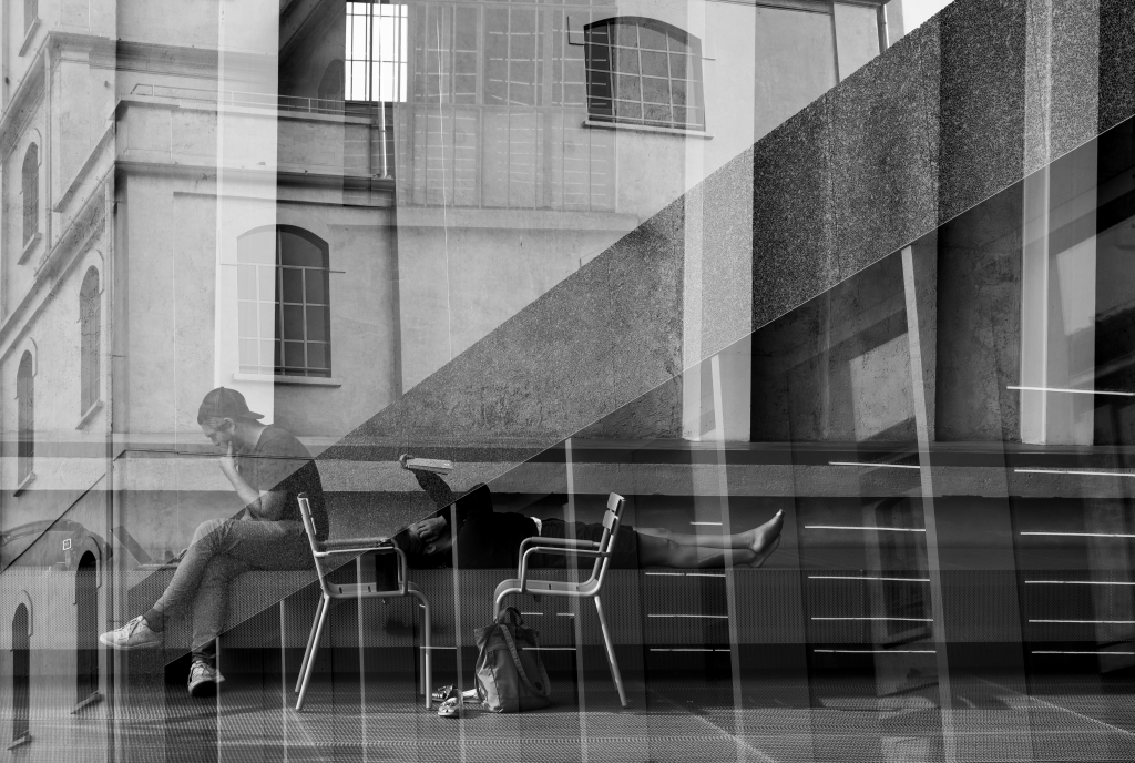 Milano, Doppie (ir)Realta' 01