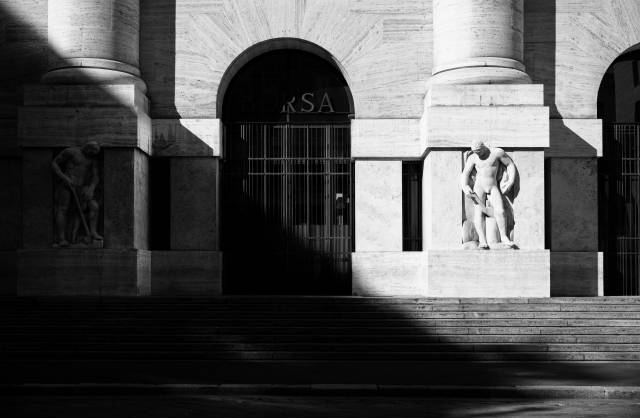Piazza della Borsa, Milano