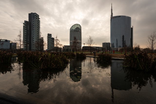 Milano si specchia nel cielo di Porta Nuova