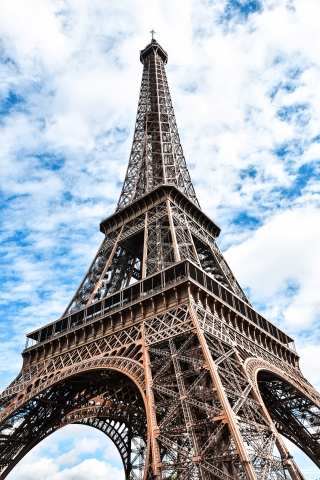 L'imponente Tour Eiffel · albertopiovesan96