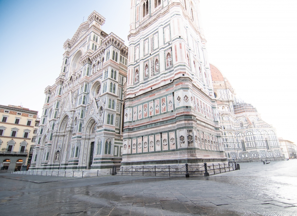 Bella vista sulla cattedrale di Firenze al mattino