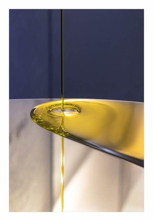 OLIO IN CADUTA