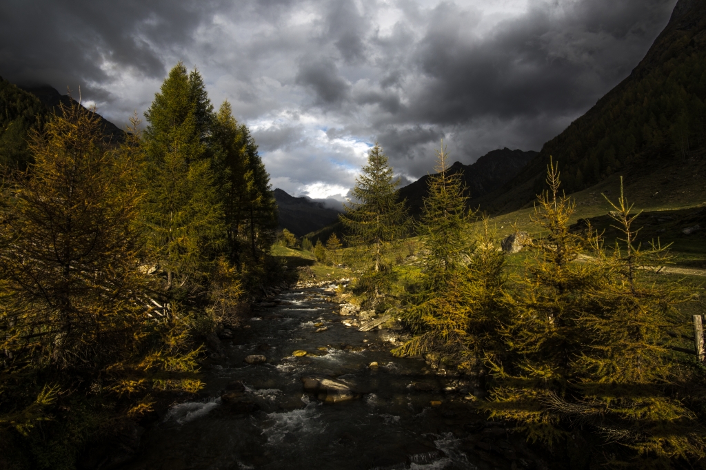 Ponticello sul torrente Aurino.