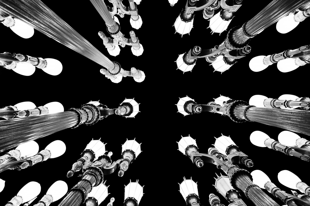 Urban light (C. Burden)