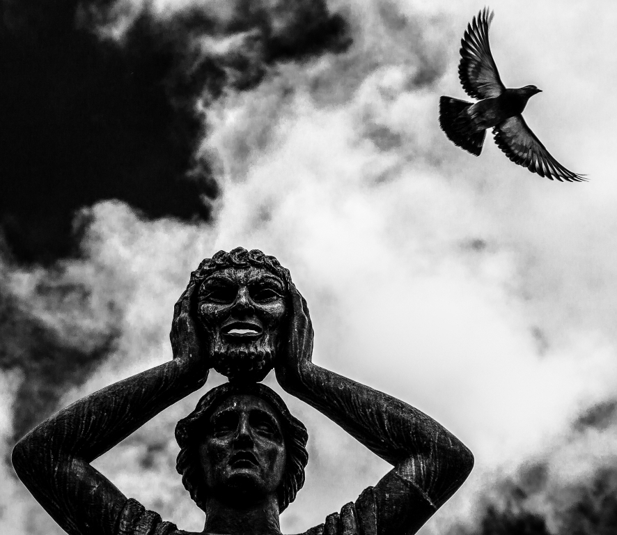 La maschera e la fuga.