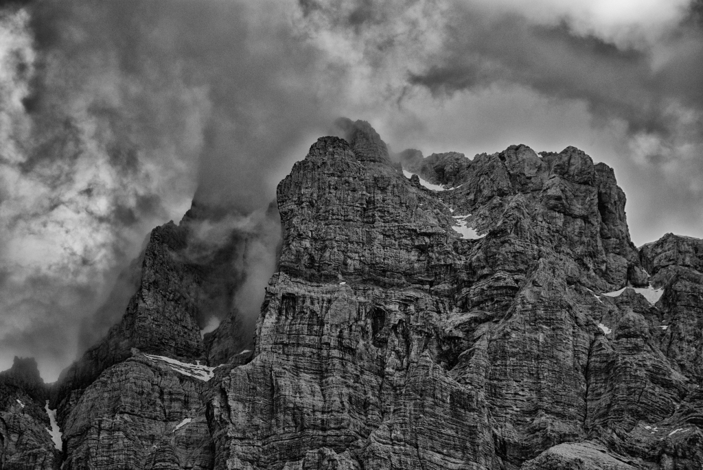 Roccia e nuvola