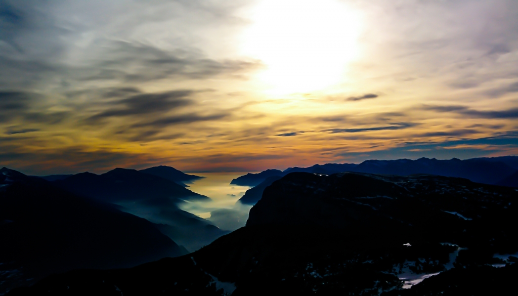 Tramonto su mare di nebbia