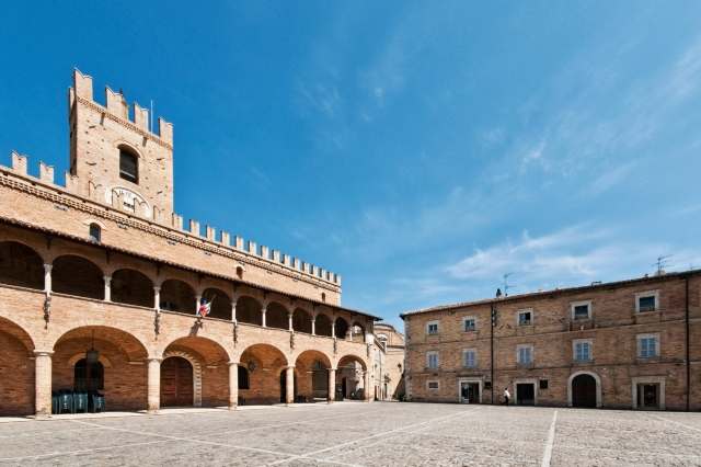 Offida, la piazza