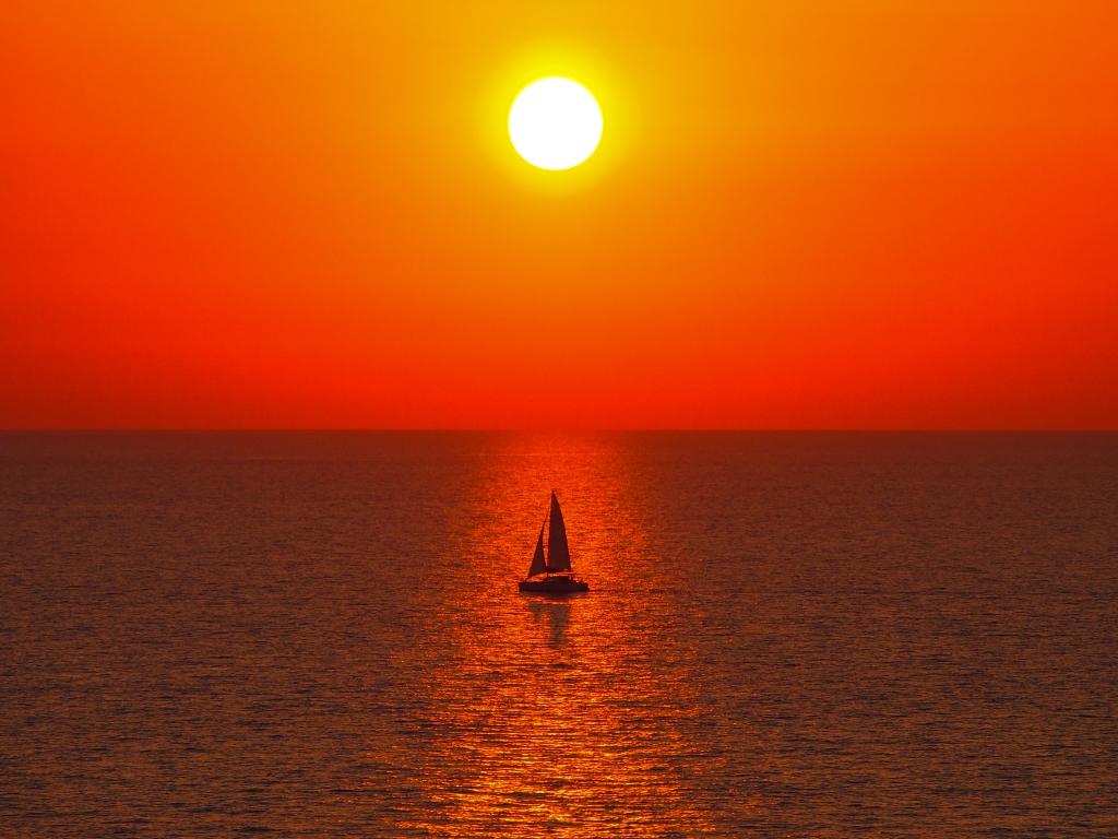 Una vela al tramonto