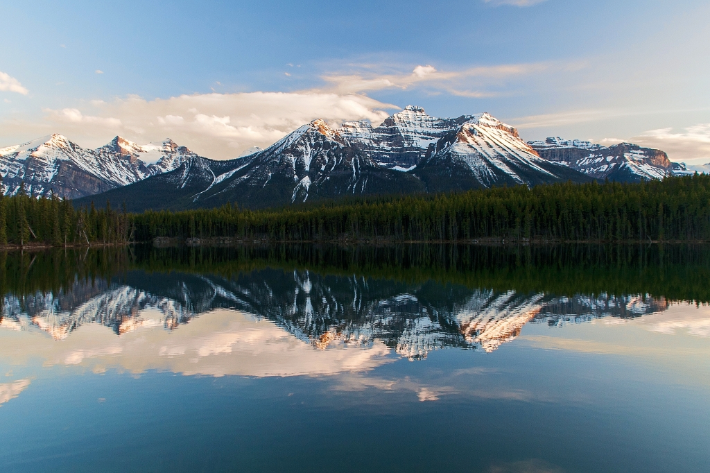 Herbert Lake, Alberta, Canada