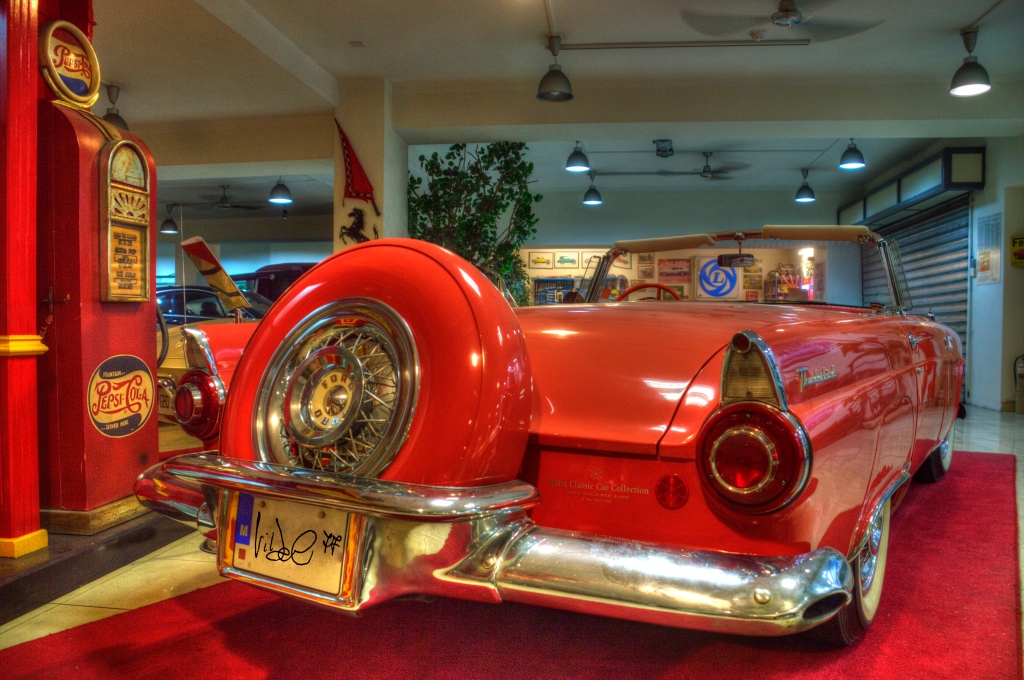 Chevrolet Thunderbird