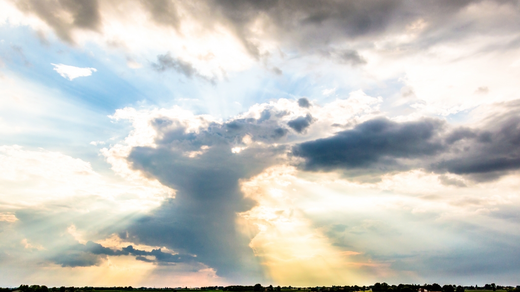 Cielo e sole dopo la tempesta