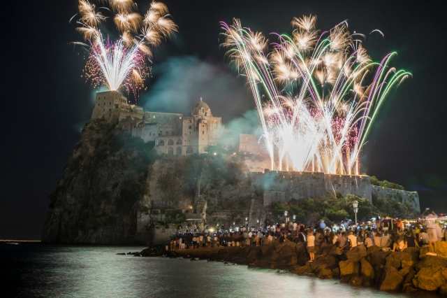 Fuochi d'artificio al Castello Aragonese