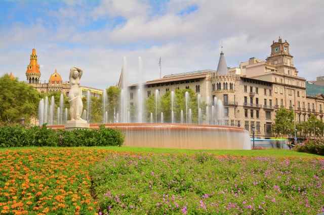 L’armonia di Plaza Catalunya, Barcellona