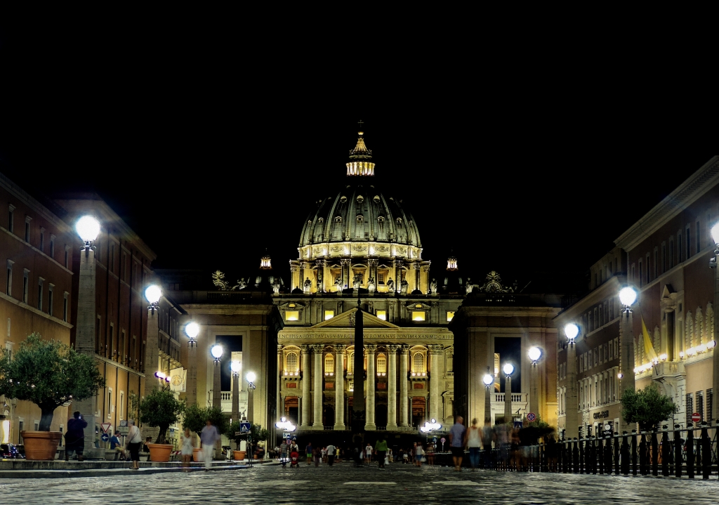 Notte in Piazza San Pietro