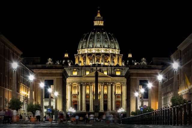 Luci sul Vaticano, Roma
