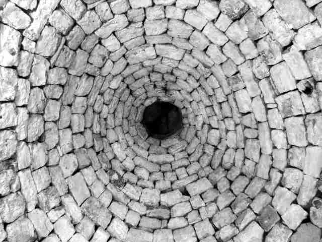 Stone by stone the roof cone · effemarini