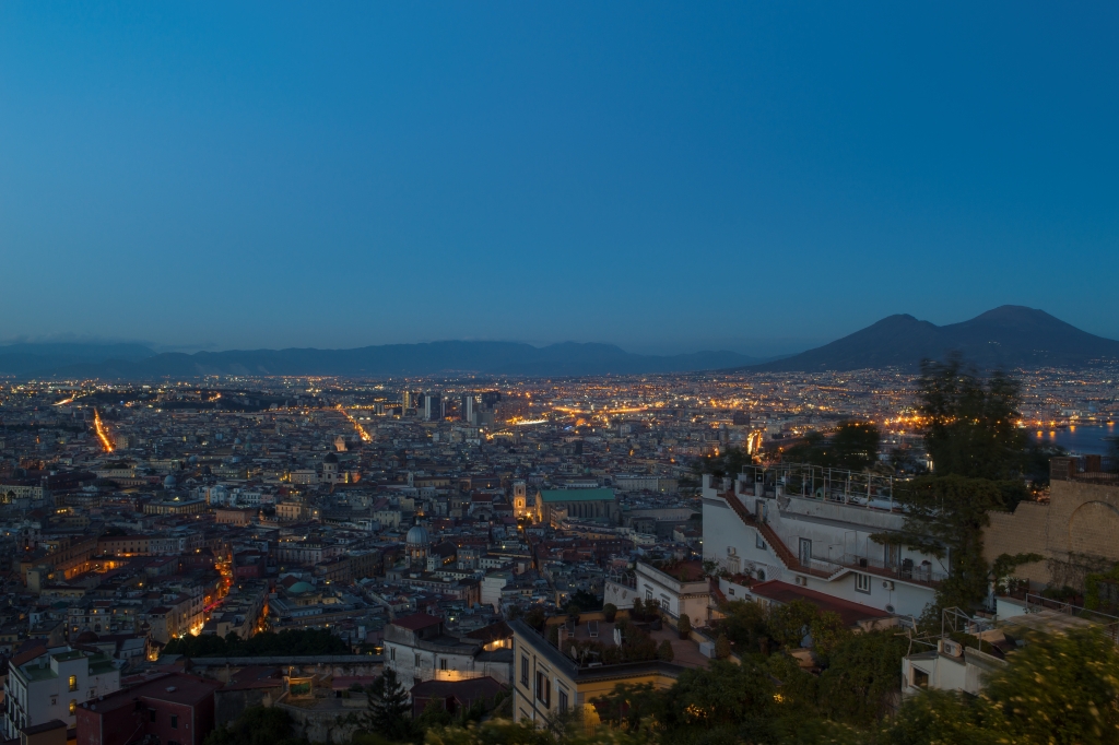 Ora blu a Napoli