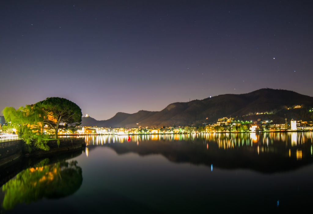 Como by night - La ci ttà si specchia