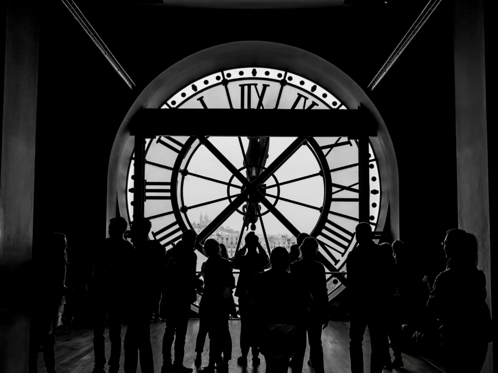 Dietro l'orologio